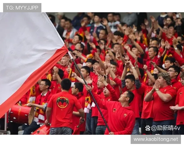 国足鏖战九十分钟逆转取胜展现团队精神点燃全国球迷热情 国足鏖战九十分钟逆转取胜展现团队精神点燃全国球迷热情