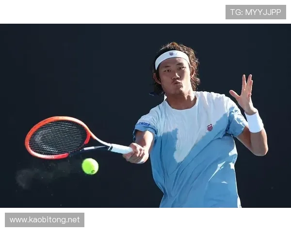 年终总决赛激战正酣新星逆转名将掀起网坛青春风暴震撼全球球迷视野