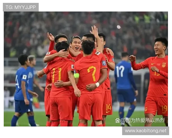 《世界足球联赛激战正酣 新星崛起引爆赛场激情 2025年赛季竞争异常激烈》