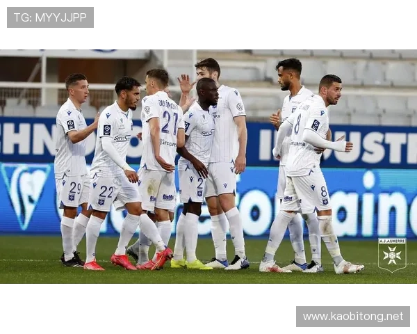 西班牙乙级联赛布戈斯迎战埃瓦尔 双方全力争胜力争升级