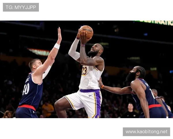 詹姆斯再创历史新高 湖人逆转战胜勇士成功晋级季后赛